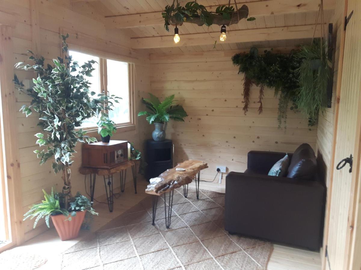 Cabin Set In A Beautiful Romantic Tropical Garden Sutton Coldfield Esterno foto