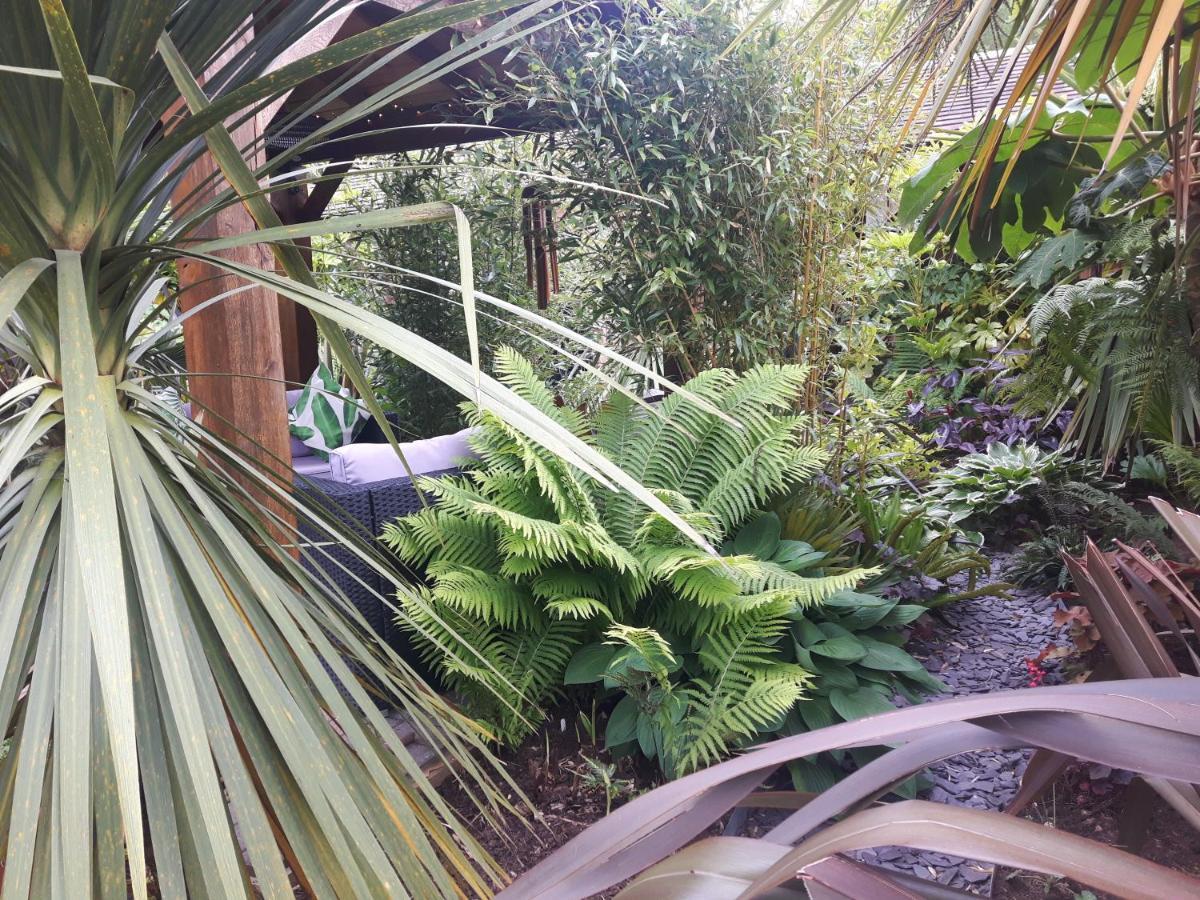 Cabin Set In A Beautiful Romantic Tropical Garden Sutton Coldfield Esterno foto